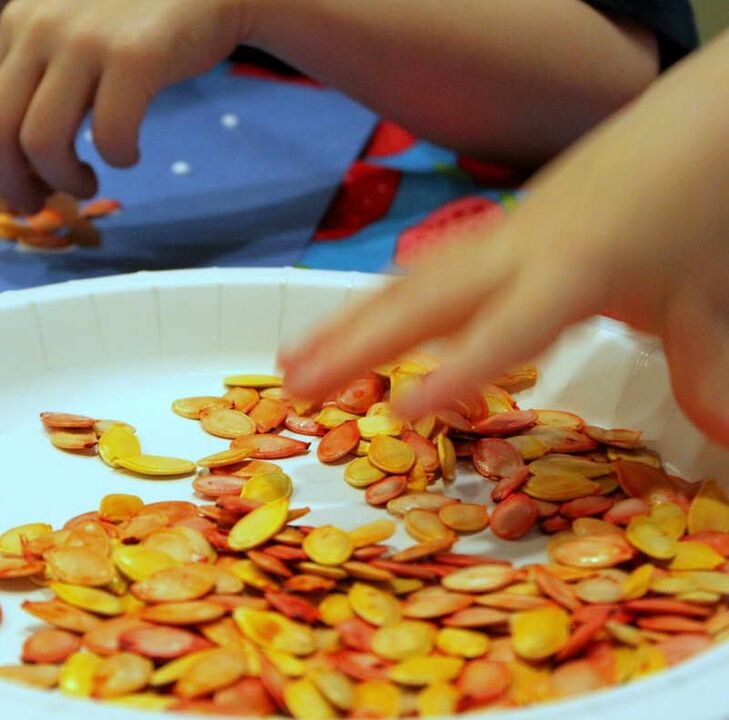 A maioría das receitas con sementes de cabaza para adultos tamén son aptas para nenos, só cunha redución de volume